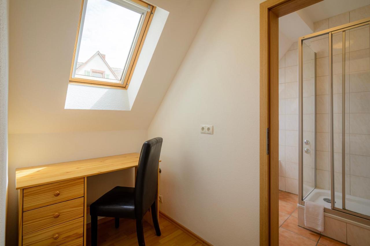 Hotel Zum Engel In Speyer - Roemerberg Berghausen  Екстериор снимка