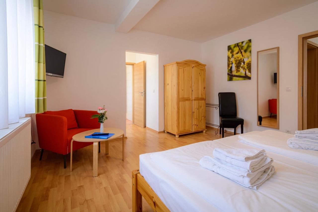 Hotel Zum Engel In Speyer - Roemerberg Berghausen  Екстериор снимка