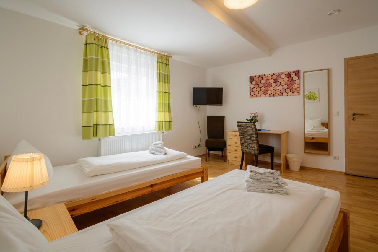 Hotel Zum Engel In Speyer - Roemerberg Berghausen  Екстериор снимка