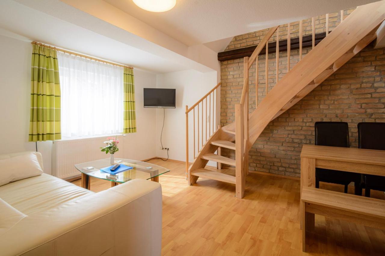 Hotel Zum Engel In Speyer - Roemerberg Berghausen  Екстериор снимка