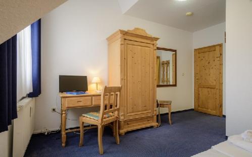 Hotel Zum Engel In Speyer - Roemerberg Berghausen  Екстериор снимка
