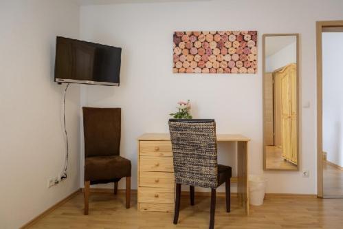 Hotel Zum Engel In Speyer - Roemerberg Berghausen  Екстериор снимка