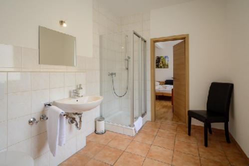 Hotel Zum Engel In Speyer - Roemerberg Berghausen  Екстериор снимка